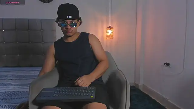 samxx muscle online show from 12/15/25, 03:18