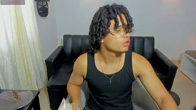 Snapshot of samxx_muscle chatting on 06/26/26, 05:19 samxx muscle online show from 06/26/26, 05:19
