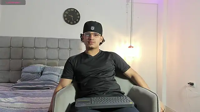 samxx muscle online show from 10/27/25, 02:51