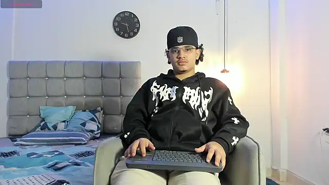 samxx muscle online show from 11/01/25, 02:22