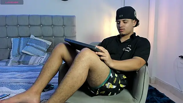 samxx muscle online show from 10/10/25, 01:45