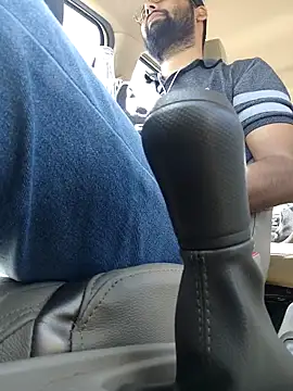 Snapshot of UAjit chatting on 10/05/25, 09:11 UAjit online show from 10/05/25, 09:11