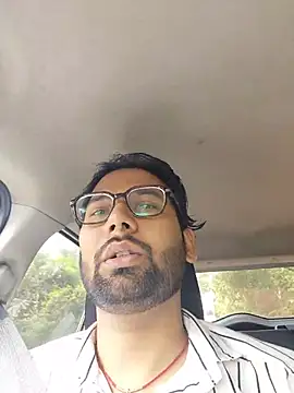 Snapshot of UAjit chatting on 05/31/26, 04:18 UAjit online show from 05/31/26, 04:18