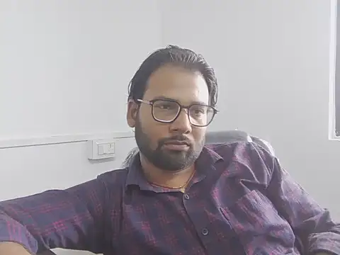 Snapshot of UAjit chatting on 06/04/26, 09:58 UAjit online show from 06/04/26, 09:58