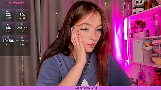 Snapshot of Shimi_shimi_ chatting on 09/28/25, 06:26 Shimi shimi online show from 09/28/25, 06:26