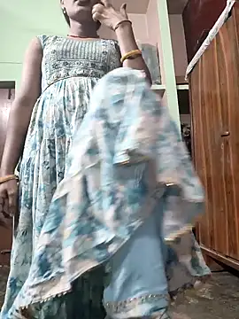 Eshwari Chopra online show from 10/30/25, 01:42