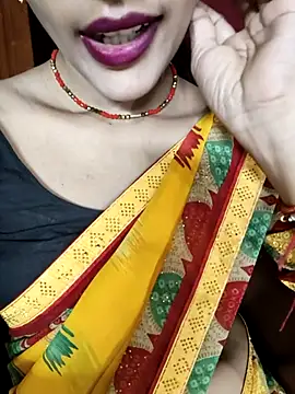 Snapshot of Eshwari_Chopra chatting on 10/06/25, 03:51 Eshwari Chopra online show from 10/06/25, 03:51