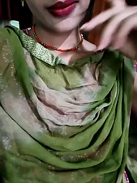 Snapshot of Eshwari_Chopra chatting on 09/27/25, 10:32 Eshwari Chopra online show from 09/27/25, 10:32