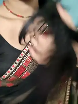 Eshwari Chopra online show from 10/28/25, 04:02