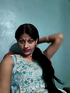 Eshwari Chopra online show from 10/24/25, 02:32