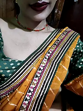 Snapshot of Eshwari_Chopra chatting on 09/29/25, 04:23 Eshwari Chopra online show from 09/29/25, 04:23