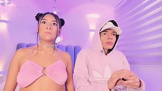 Snapshot of candyandmarilyn chatting on 10/08/25, 08:20 candyandmarilyn online show from 10/08/25, 08:20