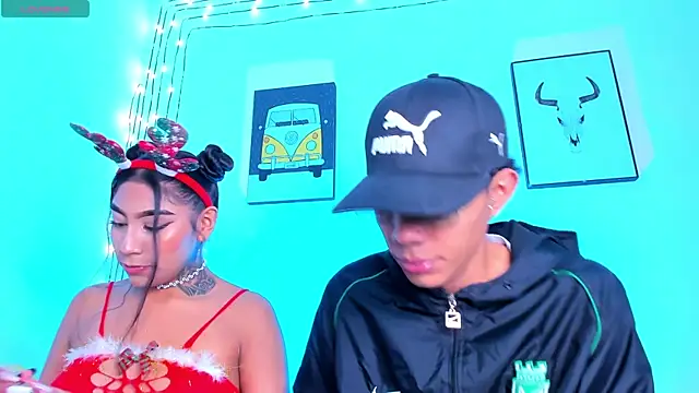 Snapshot of candyandmarilyn chatting on 12/17/25, 08:36 candyandmarilyn online show from 12/17/25, 08:36