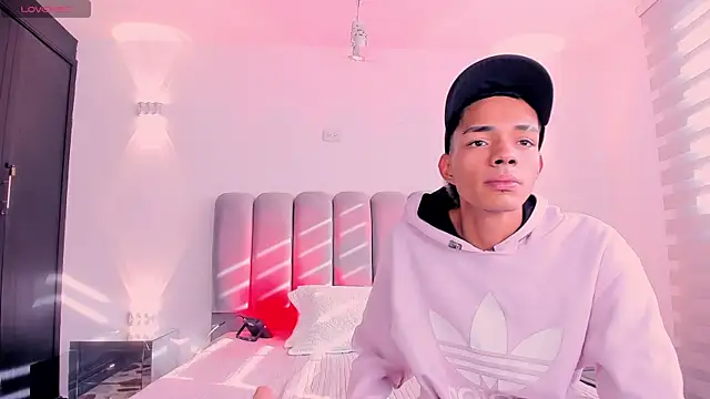 Snapshot of candyandmarilyn chatting on 11/01/25, 08:57 candyandmarilyn online show from 11/01/25, 08:57