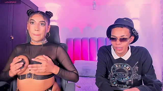 Snapshot of candyandmarilyn chatting on 11/02/25, 08:58 candyandmarilyn online show from 11/02/25, 08:58