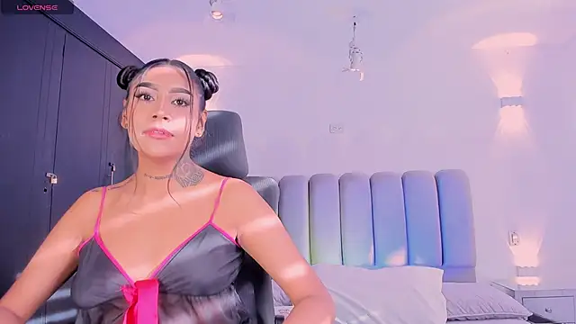 Snapshot of candyandmarilyn chatting on 10/27/25, 09:16 candyandmarilyn online show from 10/27/25, 09:16