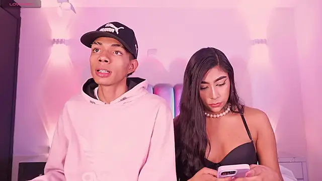 Snapshot of candyandmarilyn chatting on 11/24/25, 08:53 candyandmarilyn online show from 11/24/25, 08:53