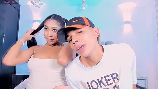 Snapshot of candyandmarilyn chatting on 10/13/25, 08:54 candyandmarilyn online show from 10/13/25, 08:54