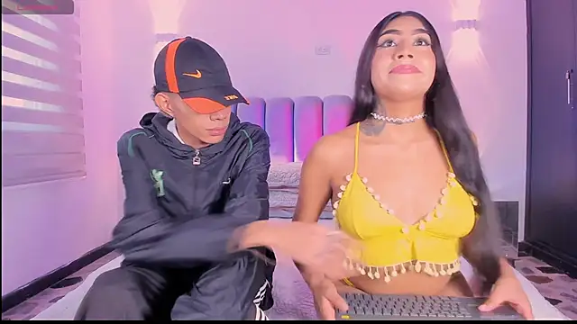 Snapshot of candyandmarilyn chatting on 11/16/25, 09:08 candyandmarilyn online show from 11/16/25, 09:08