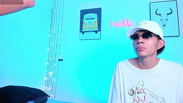 Snapshot of candyandmarilyn chatting on 12/14/25, 09:20 candyandmarilyn online show from 12/14/25, 09:20