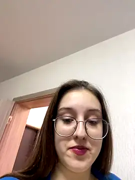 Snapshot of Vviikkssiikk chatting on 10/19/25, 05:16 Vviikkssiikk online show from 10/19/25, 05:16
