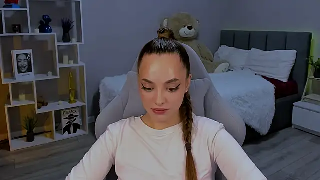 MelanieAlves online show from 11/28/25, 06:19