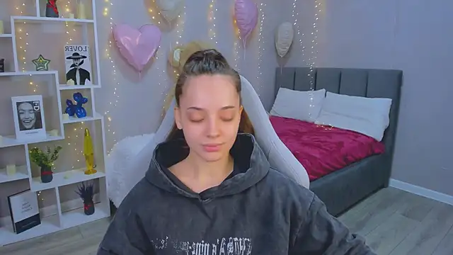 Snapshot of MelanieAlves chatting on 03/08/26, 12:52 MelanieAlves online show from 03/08/26, 12:52