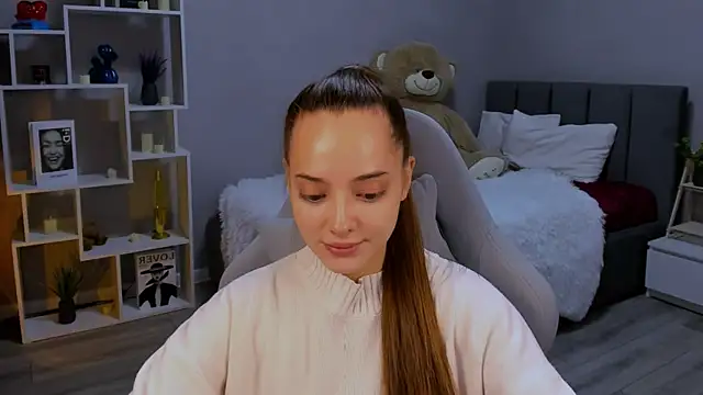 MelanieAlves online show from 11/30/25, 06:09