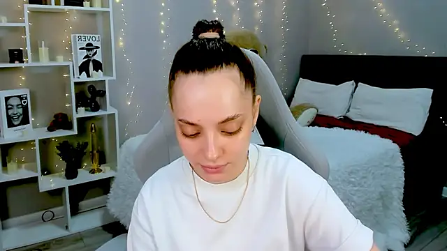 MelanieAlves online show from 02/07/26, 12:13