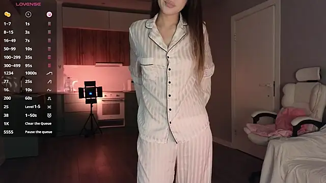 Ella lee15 online show from 10/20/25, 02:13