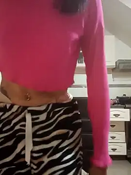 Snapshot of Camilitah chatting on 09/21/25, 01:16 Camilitah online show from 09/21/25, 01:16