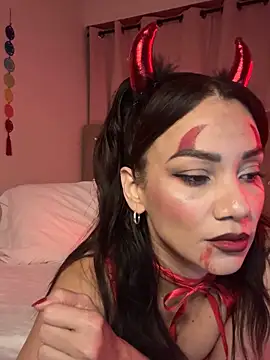 sofia8428 online show from 10/28/25, 12:33