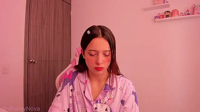 ImBunnyNova online show from 04/09/26, 03:29