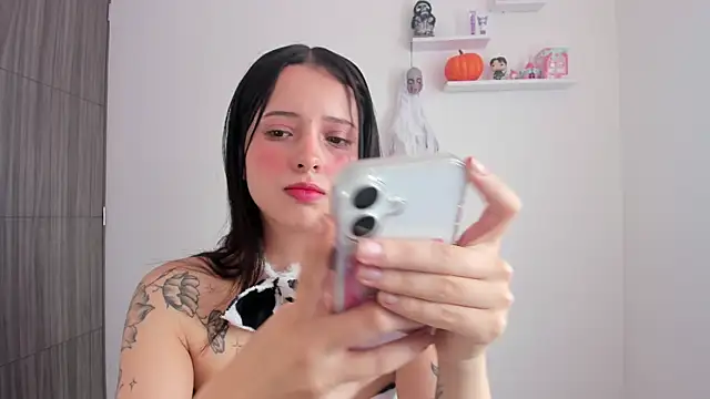 ImBunnyNova online show from 10/31/25, 02:13