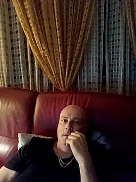 Alexis Bull online show from 10/26/25, 11:05