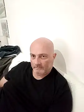 Alexis Bull online show from 10/24/25, 01:10