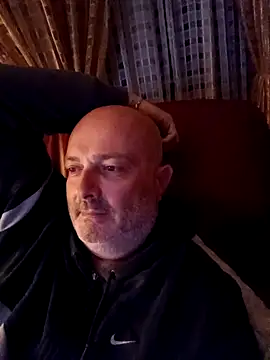 Alexis Bull online show from 10/18/25, 10:23