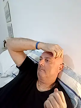 Alexis Bull online show from 11/12/25, 04:11