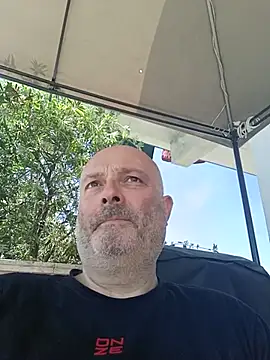 Snapshot of Alexis_Bull chatting on 06/15/26, 10:04 Alexis Bull online show from 06/15/26, 10:04
