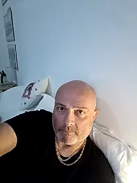 Alexis Bull online show from 11/07/25, 02:10