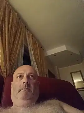 Snapshot of Alexis_Bull chatting on 06/19/26, 10:47 Alexis Bull online show from 06/19/26, 10:47