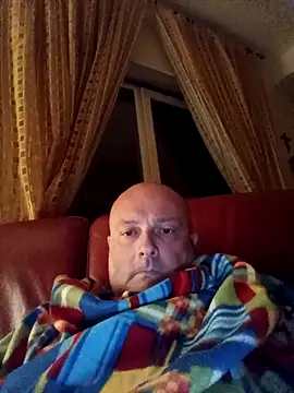 Alexis Bull online show from 04/06/26, 10:22