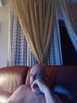 Snapshot of Alexis_Bull chatting on 07/17/26, 10:29 Alexis Bull online show from 07/17/26, 10:29