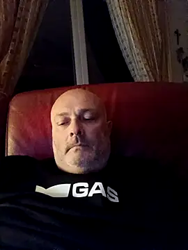 Alexis Bull online show from 04/12/26, 12:36