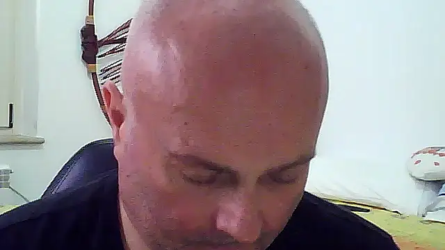 Snapshot of Alexis_Bull chatting on 05/19/26, 01:29 Alexis Bull online show from 05/19/26, 01:29