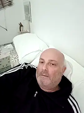 Alexis Bull online show from 02/06/26, 05:42