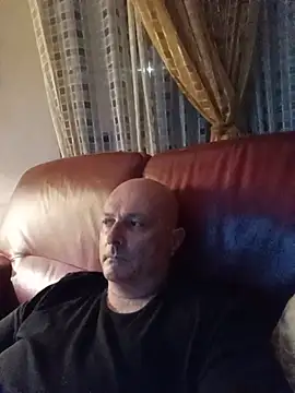 Snapshot of Alexis_Bull chatting on 06/16/26, 10:43 Alexis Bull online show from 06/16/26, 10:43