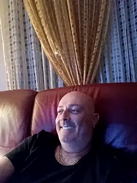 Alexis Bull online show from 10/15/25, 10:18