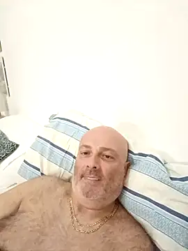 Alexis Bull online show from 10/17/25, 04:20