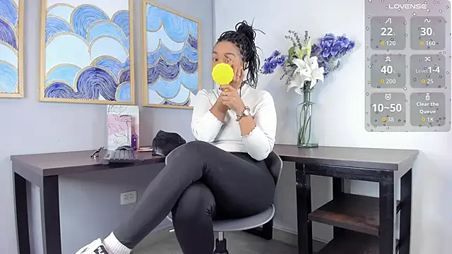 Snapshot of andrea_xoe_ chatting on 10/14/25, 02:07 andrea xoe  online show from 10/14/25, 02:07